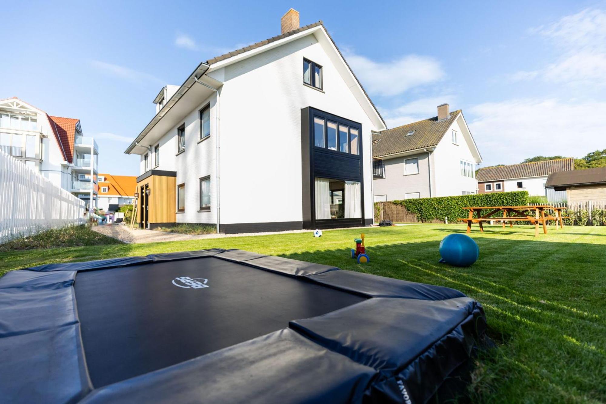 Huswell - Cozy Family Home Steps From The Sea 카잔바드 외부 사진